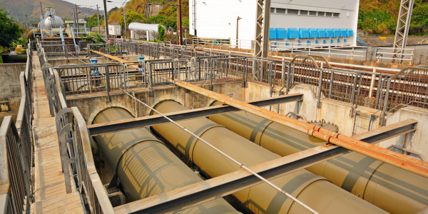 Tuberos · Instalación / Mantenimiento Tuberías Industriales en València · Soldadura y Unión de Tuberías